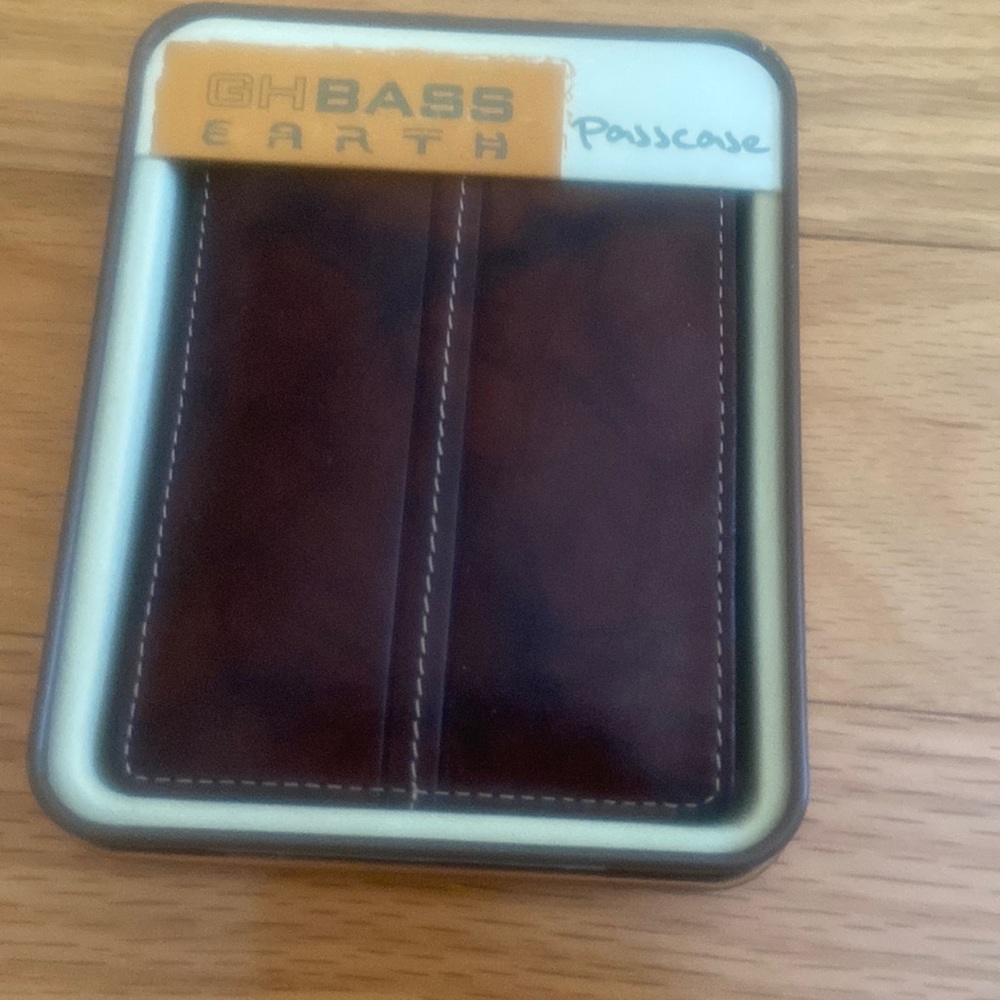 GHBASS Passcase leather wallet